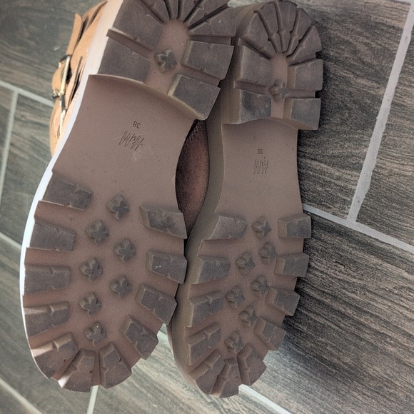 H&M Women's Tan Ankle Boots - Picture 7 of 8